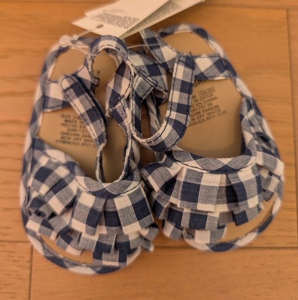 ❤️2 For 10❤️ Gap 6M Gingham Sandals - Picture 1 of 3